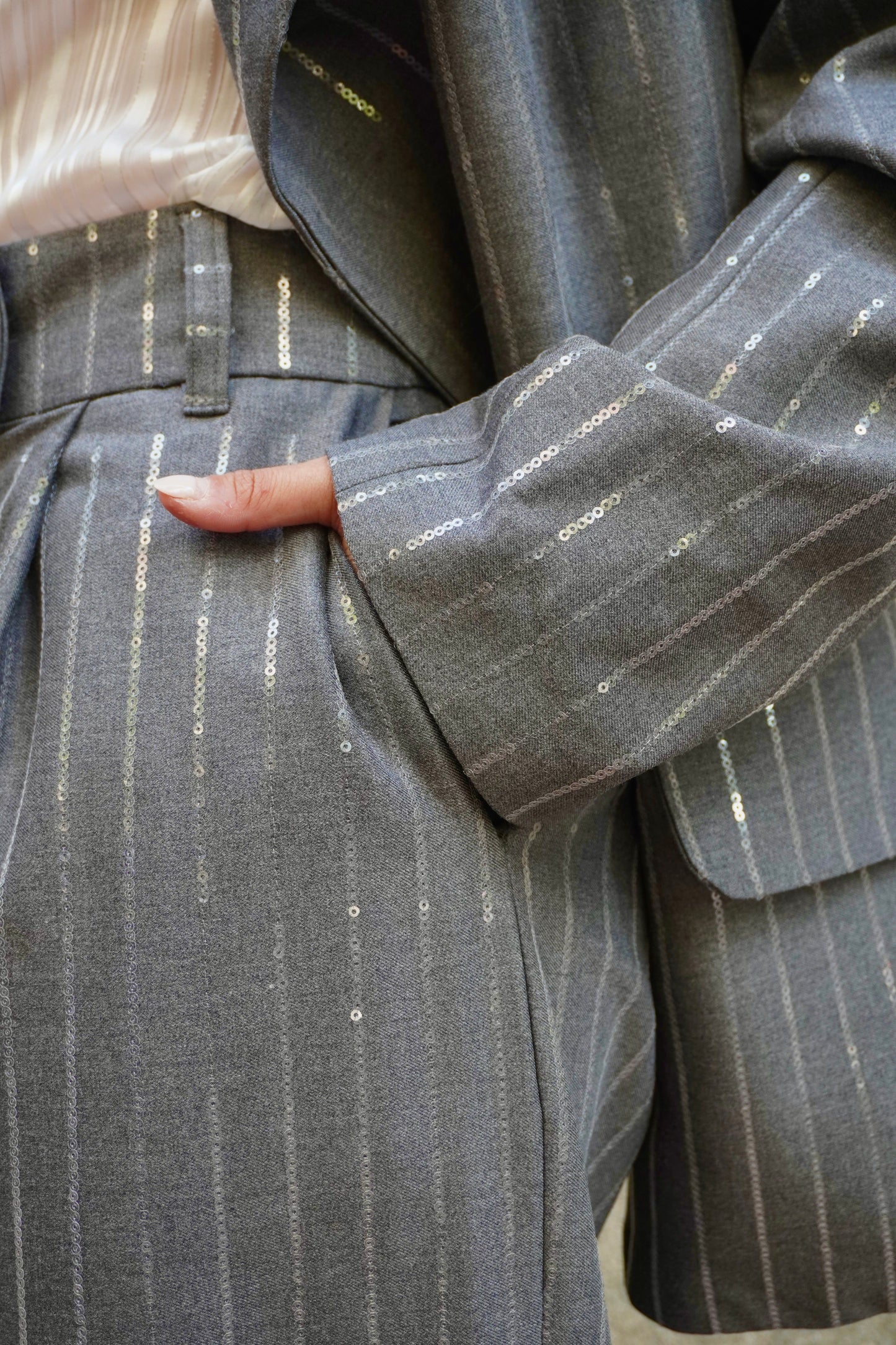 (PRE-ORDER) Gris Raya